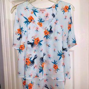 ✅ BOGO Juicy Couture Blouse M